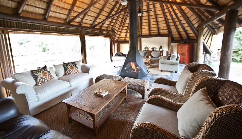 Rhino River Lodge Manyoni Private Game Reserve エクステリア 写真