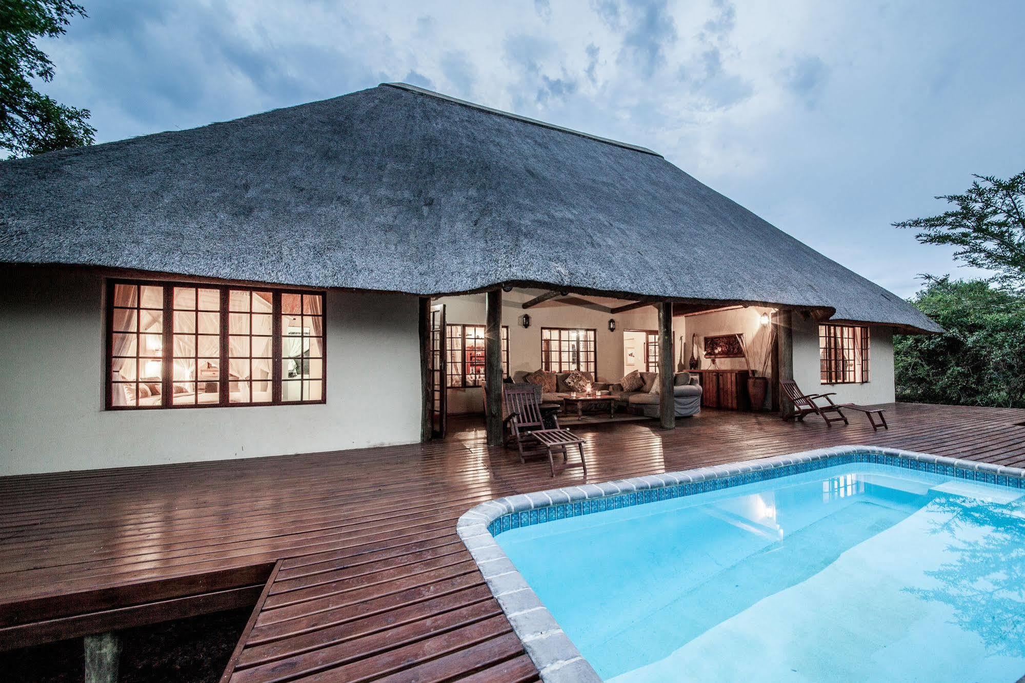 Rhino River Lodge Manyoni Private Game Reserve エクステリア 写真