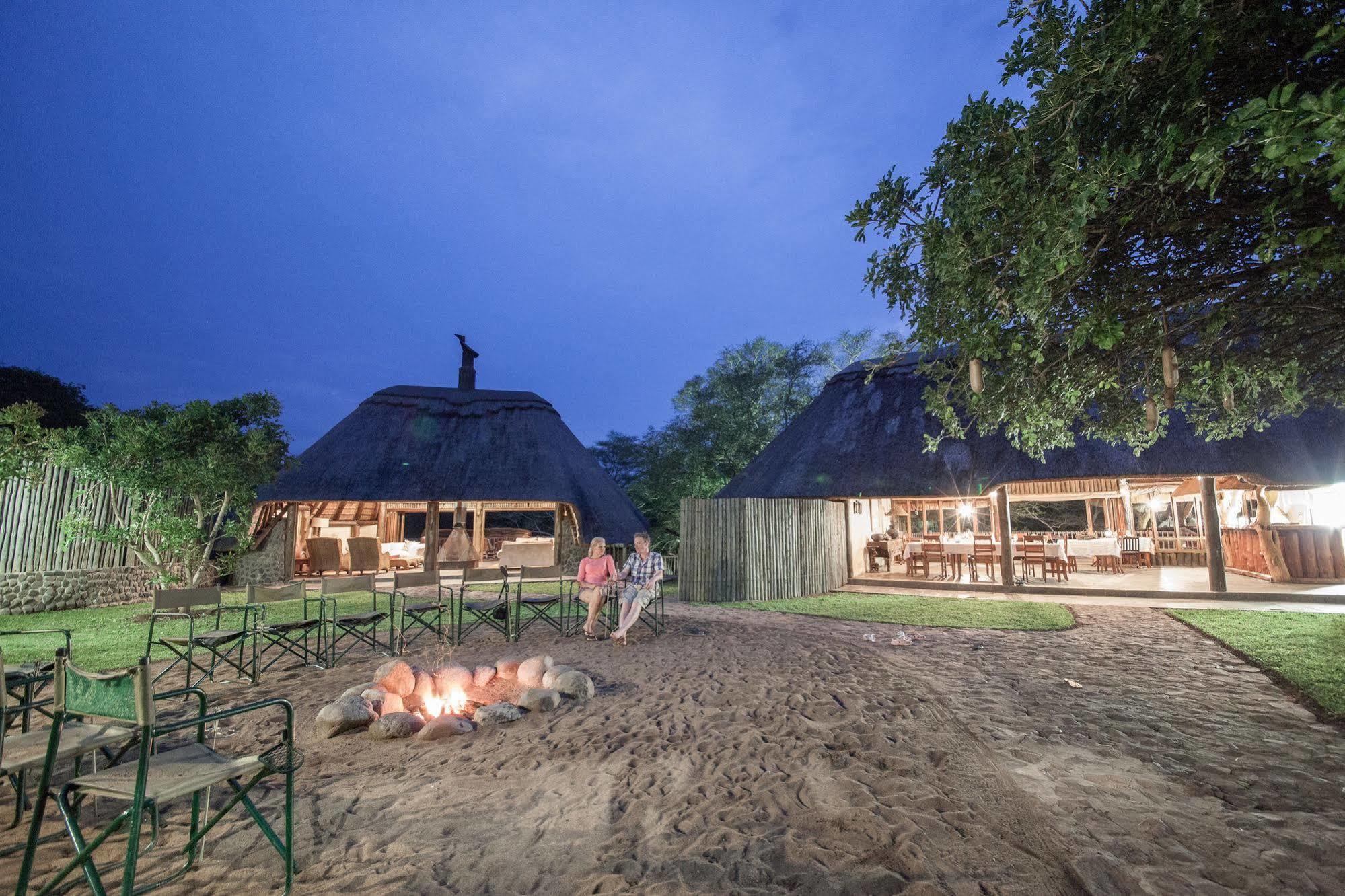 Rhino River Lodge Manyoni Private Game Reserve エクステリア 写真